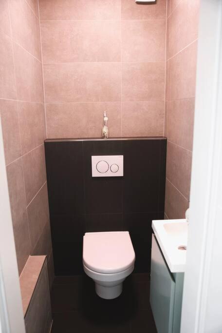 Charming Modern 2 Bedroom Apartment Alzingen Extérieur photo
